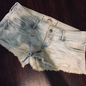 Hollister low rise destroyed shorts